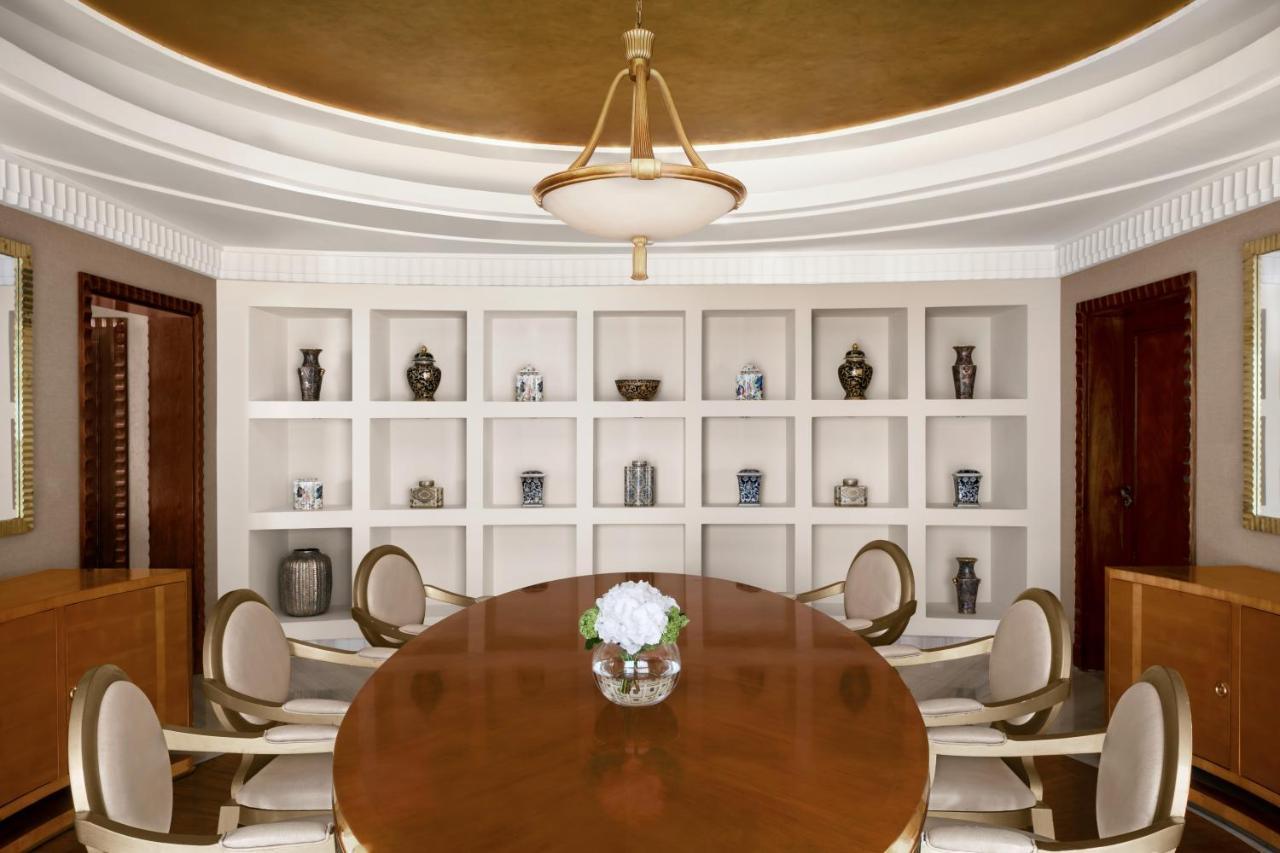 Intercontinental Riyadh By Ihg Kültér fotó The interior of the 2010 White House redesign