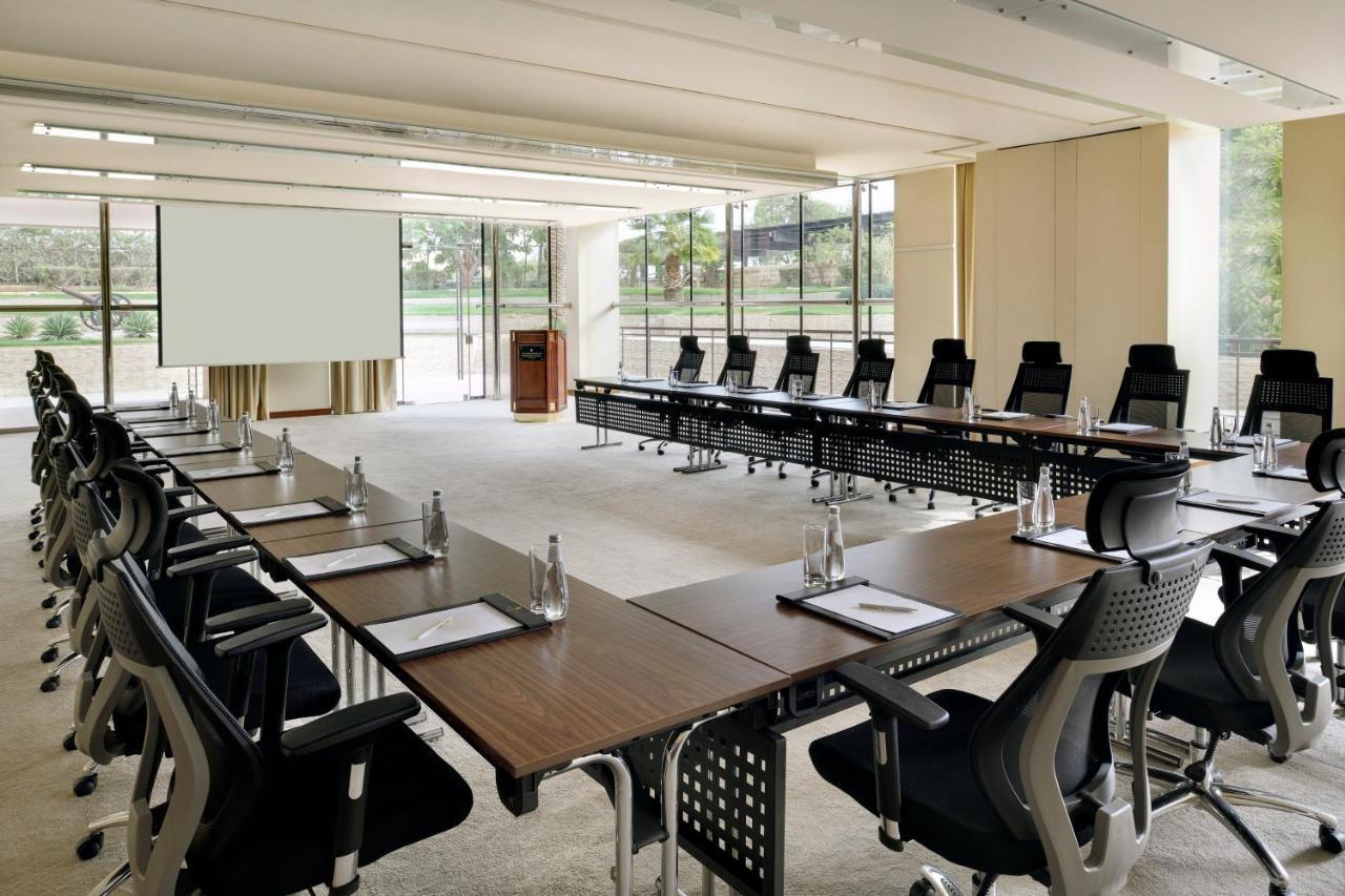 Intercontinental Riyadh By Ihg Kültér fotó A meeting room