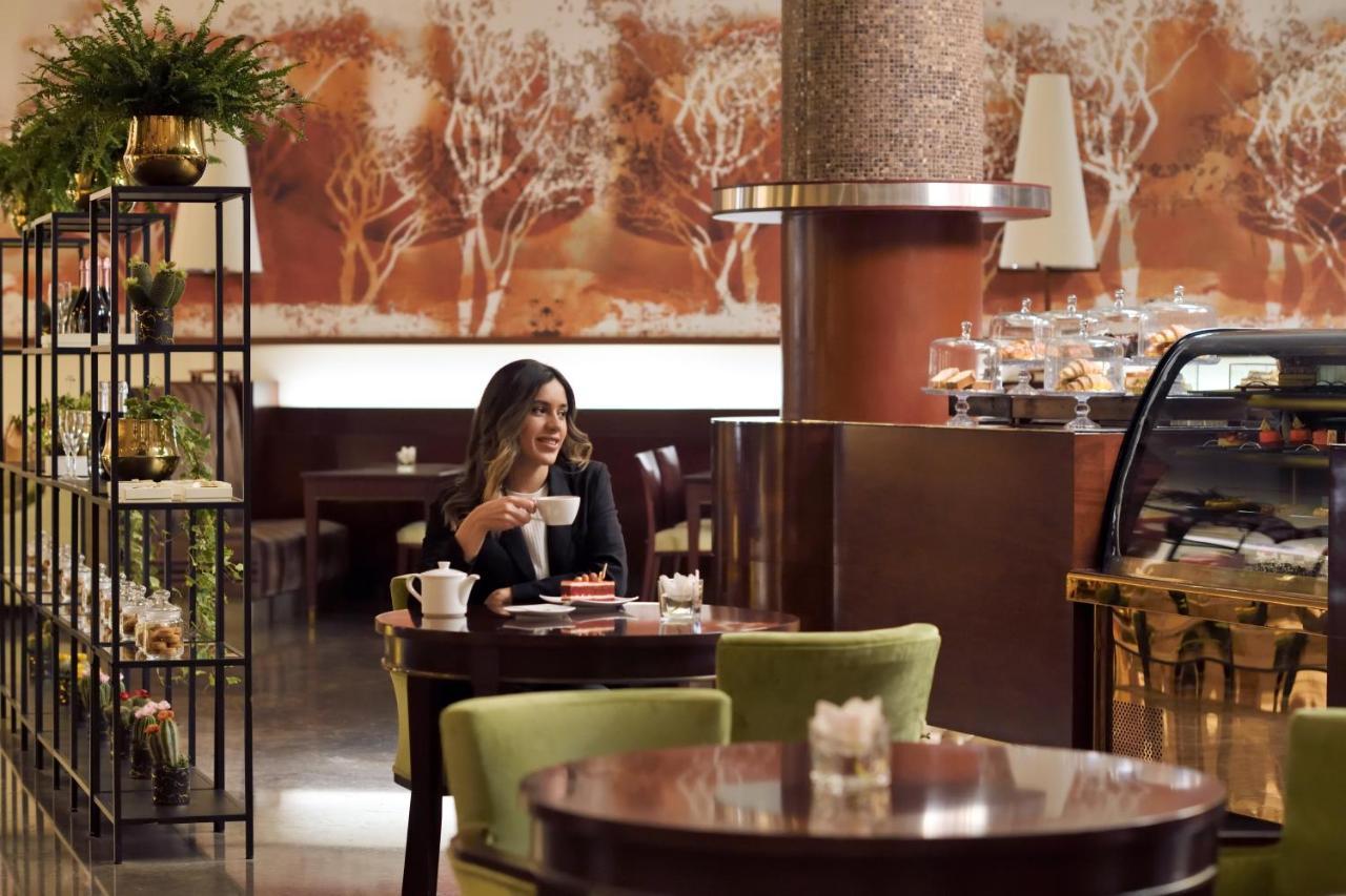 Intercontinental Riyadh By Ihg Kültér fotó The Coffee Lounge