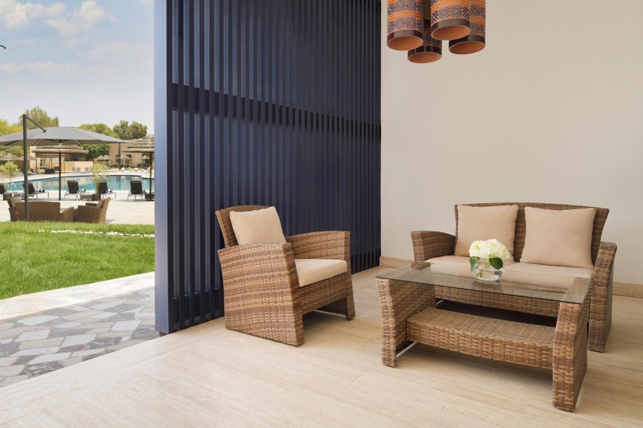 Intercontinental Riyadh By Ihg Kültér fotó Outdoor furniture